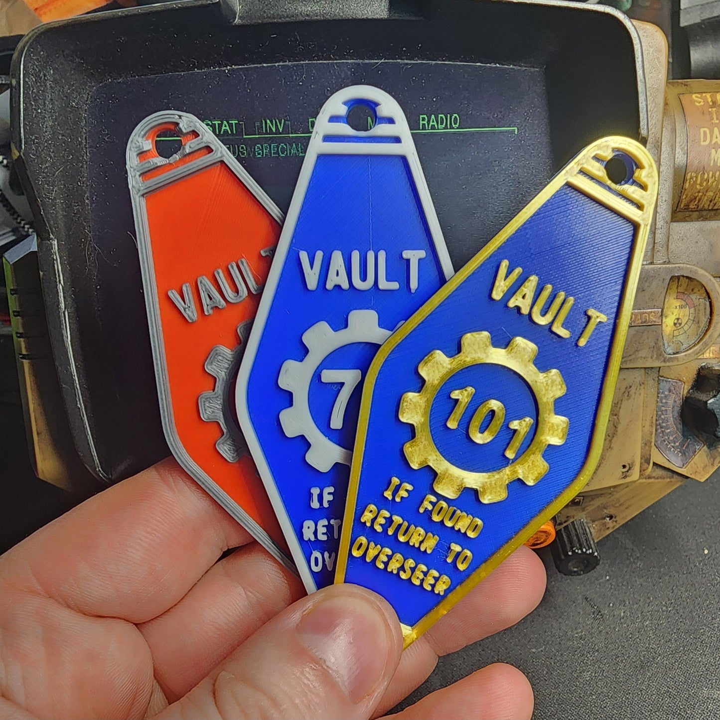 Fallout themed Vault Overseer 3D Printed Keychain. FULLY CUSTOMIZABLE