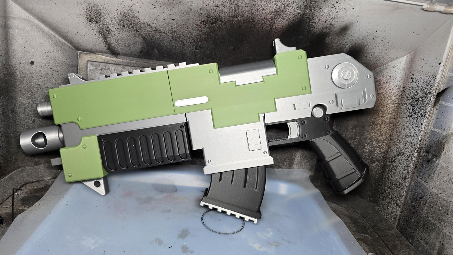 3D-Printed Warhammer 40k Bolt Rifle 3D printed cosplay prop