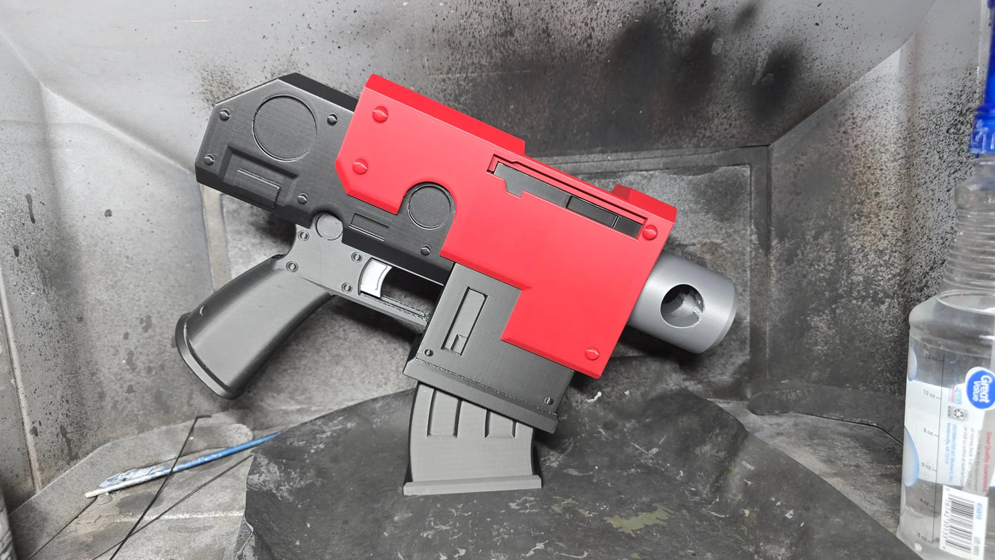 3D-Printed Warhammer 40k Bolt Pistol cosplay Prop