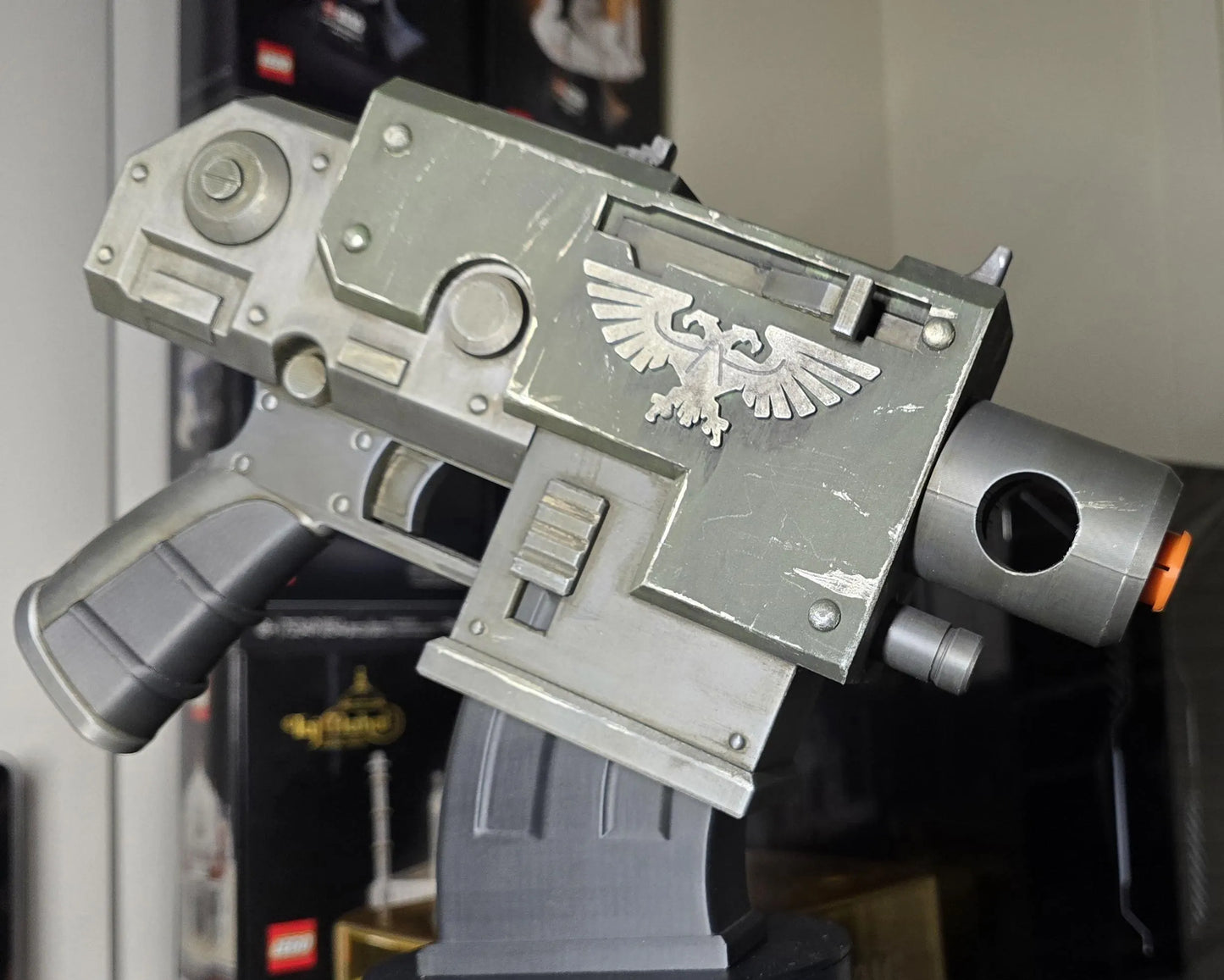 3D-Printed Warhammer 40k Bolt Pistol cosplay Prop