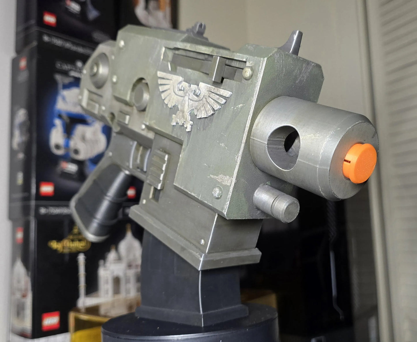 3D-Printed Warhammer 40k Bolt Pistol cosplay Prop