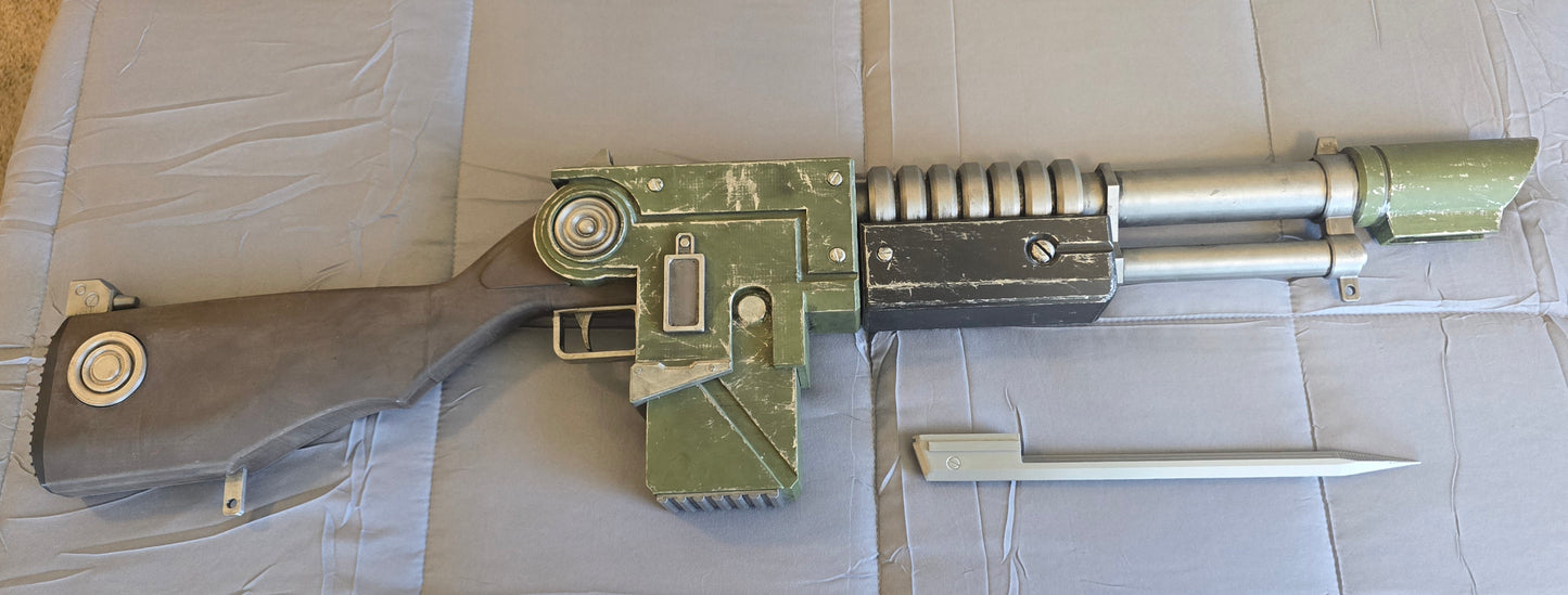 3D-Printed Warhammer 40k Lucius Pattern Lasgun Prop